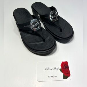 Crocs Sanrah Bow Circle Wedge Black Sandals Size: 4 W